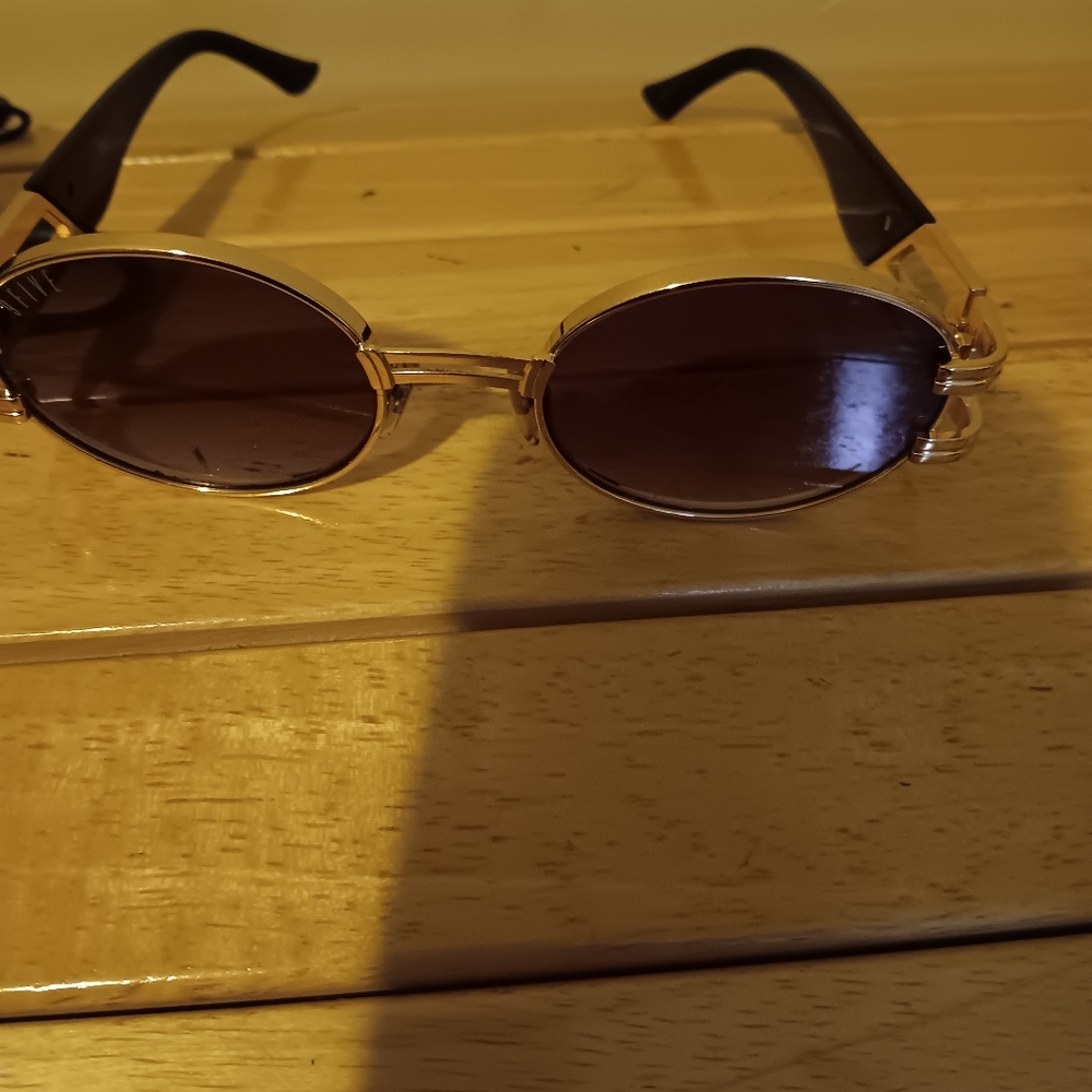 9 FIVE Sun glasses